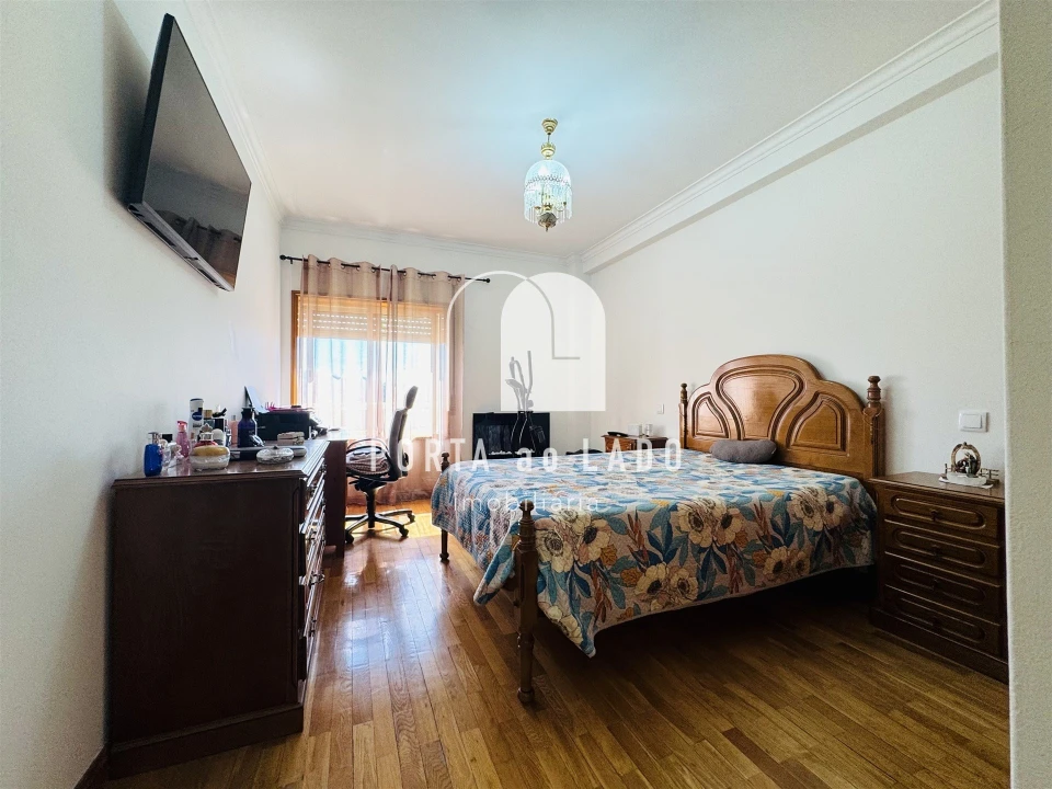 Apartamento T2 para Venda em Serzedo e Perosinho Foto 13