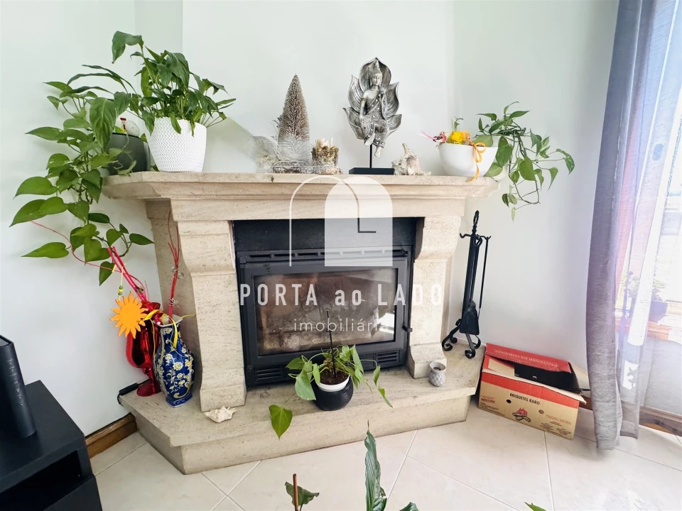 Apartamento T2 para Venda em Serzedo e Perosinho Foto 8
