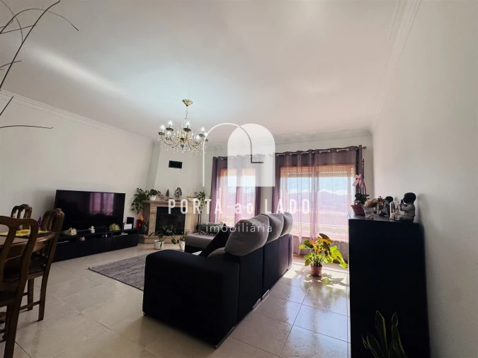 Apartamento T2 para Venda em Serzedo e Perosinho Foto 6