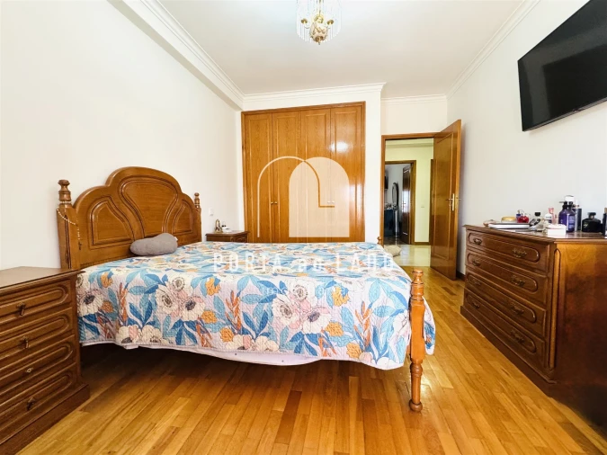Apartamento T2 para Venda em Serzedo e Perosinho Foto 14