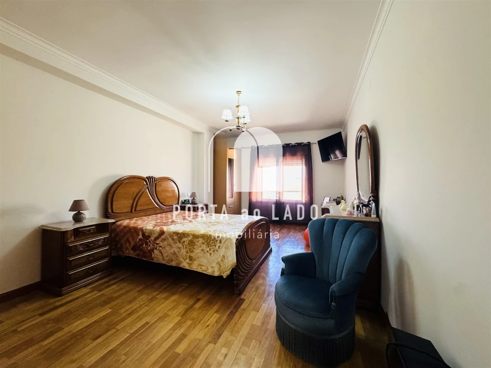 Apartamento T2 para Venda em Serzedo e Perosinho Foto 11