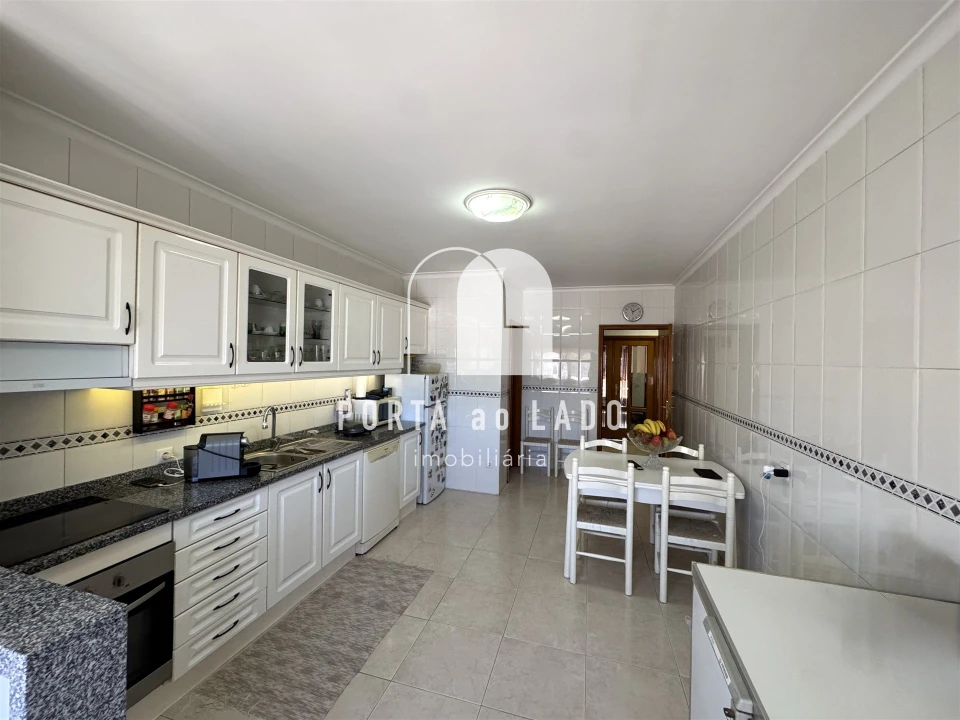 Apartamento T2 para Venda em Serzedo e Perosinho Foto 10