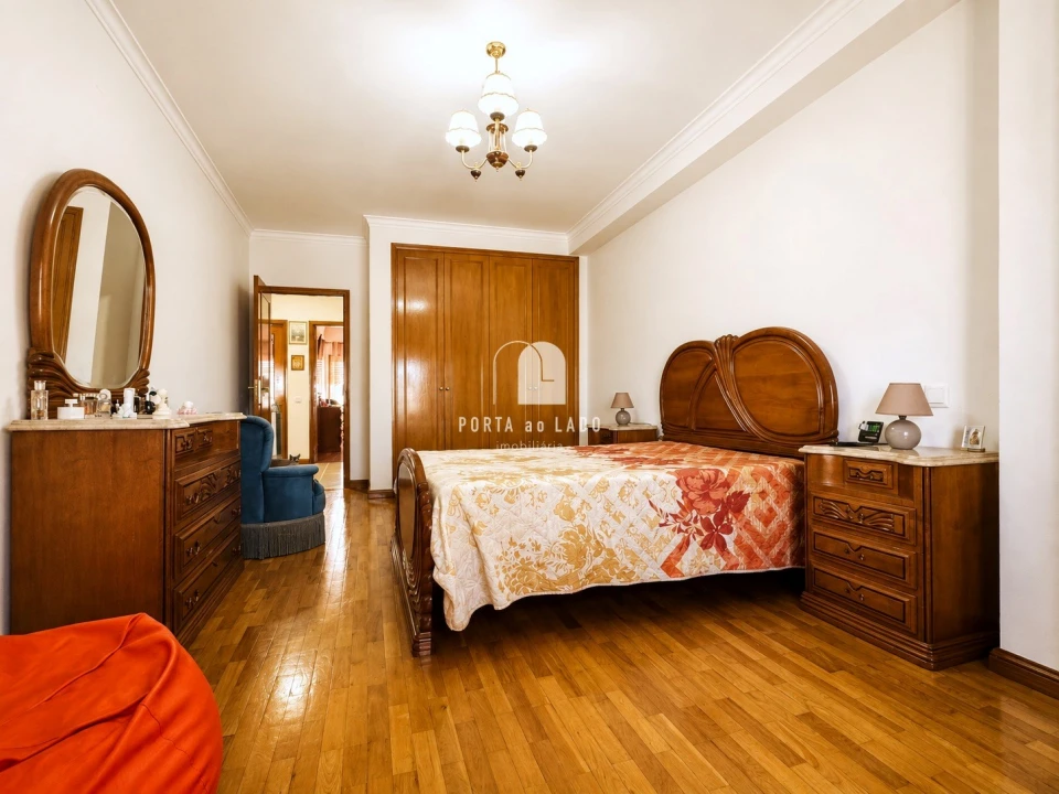 Apartamento T2 para Venda em Serzedo e Perosinho Foto 9