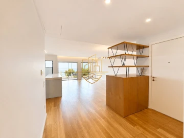 Apartamento T2 para Arrendamento em Aldoar, Foz do Douro e Nevogilde