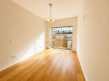 Apartamento T2 para Arrendamento em Aldoar, Foz do Douro e Nevogilde