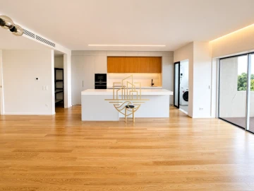 Apartamento T2 para Arrendamento em Aldoar, Foz do Douro e Nevogilde