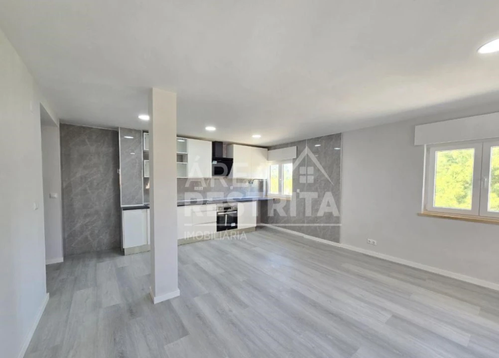 Apartamento T2 para Venda em Corroios Foto 1
