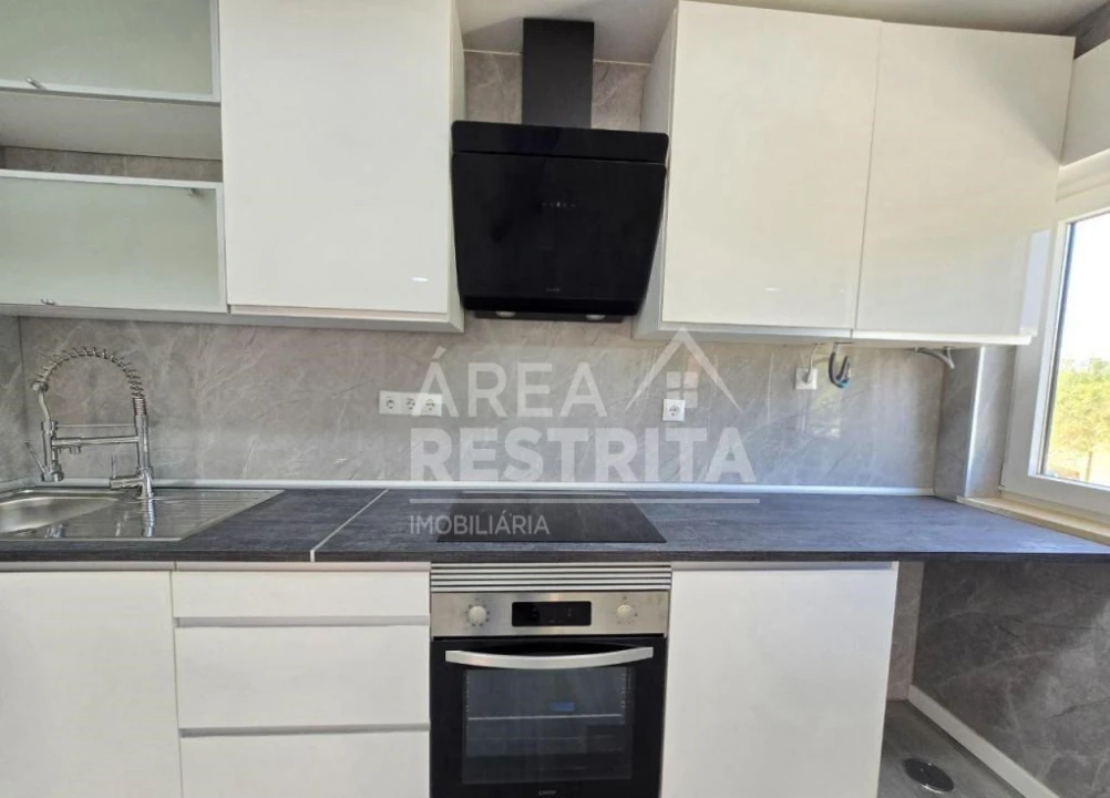Apartamento T2 para Venda em Corroios Foto 7