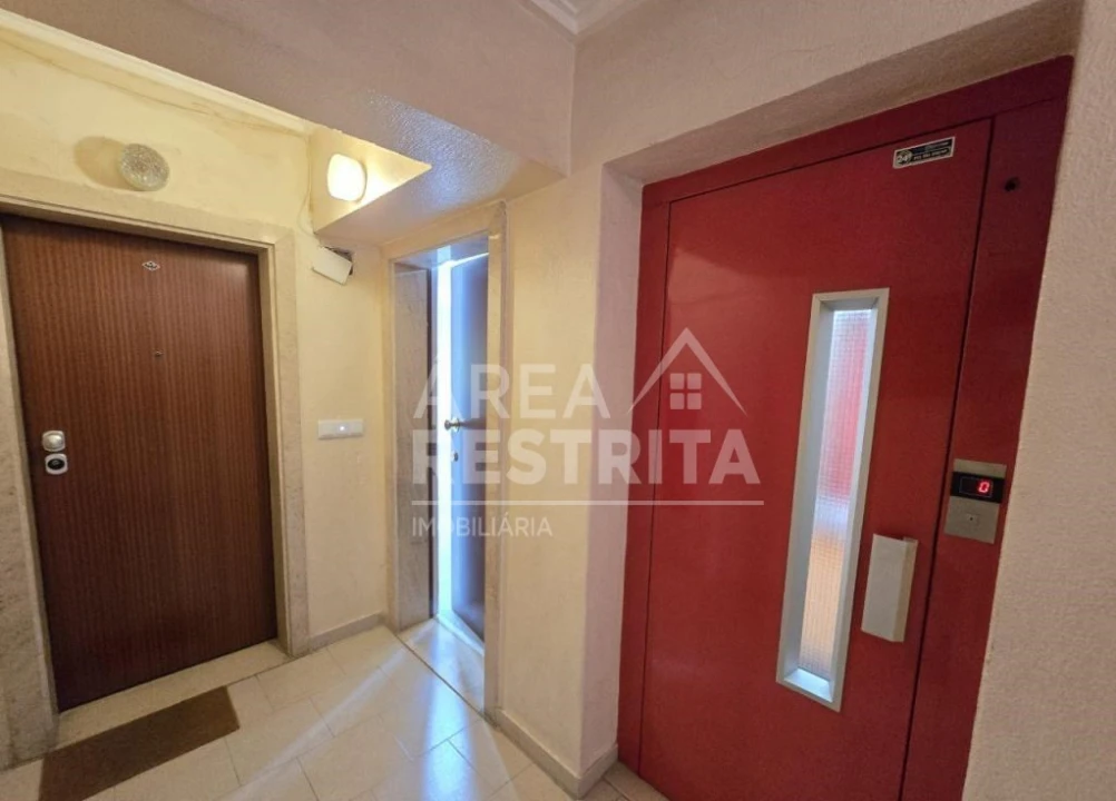 Apartamento T2 para Venda em Corroios Foto 20