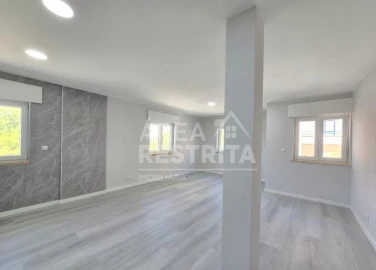 Apartamento T2 para Venda em Corroios