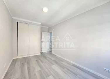 Apartamento T2 para Venda em Corroios