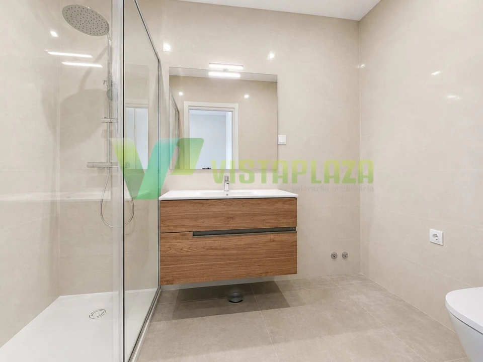 Apartamento T2 para Venda em Portimão Foto 5