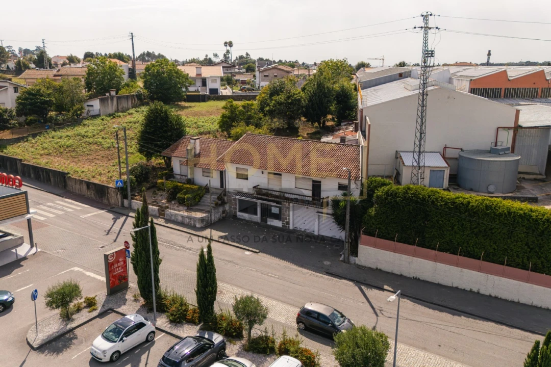 Moradia T4 para Venda em Santa Maria de Lamas Foto 1