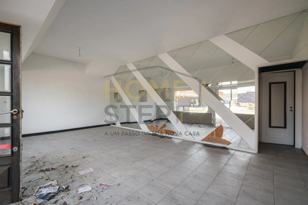 Moradia T4 para Venda em Santa Maria de Lamas Foto 8