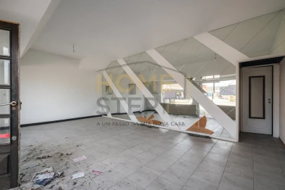 Moradia T4 para Venda em Santa Maria de Lamas
