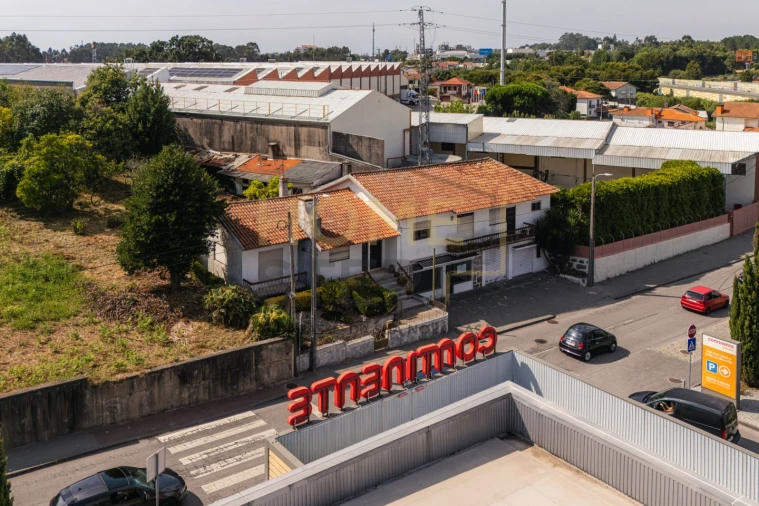 Moradia T4 para Venda em Santa Maria de Lamas Foto 3