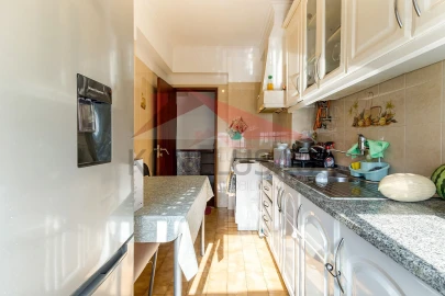 Apartamento T1 para Venda em Agualva e Mira-Sintra