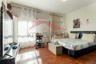 Apartamento T1 para Venda em Agualva e Mira-Sintra