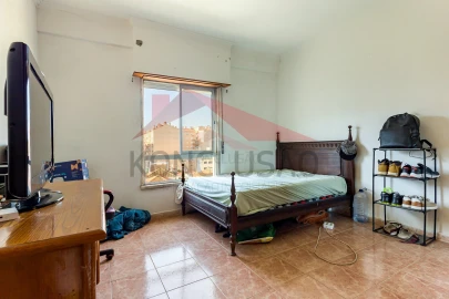 Apartamento T1 para Venda em Agualva e Mira-Sintra