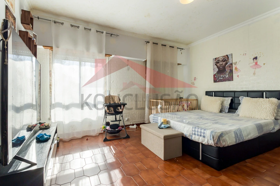 Apartamento T1 para Venda em Agualva e Mira-Sintra Foto 4