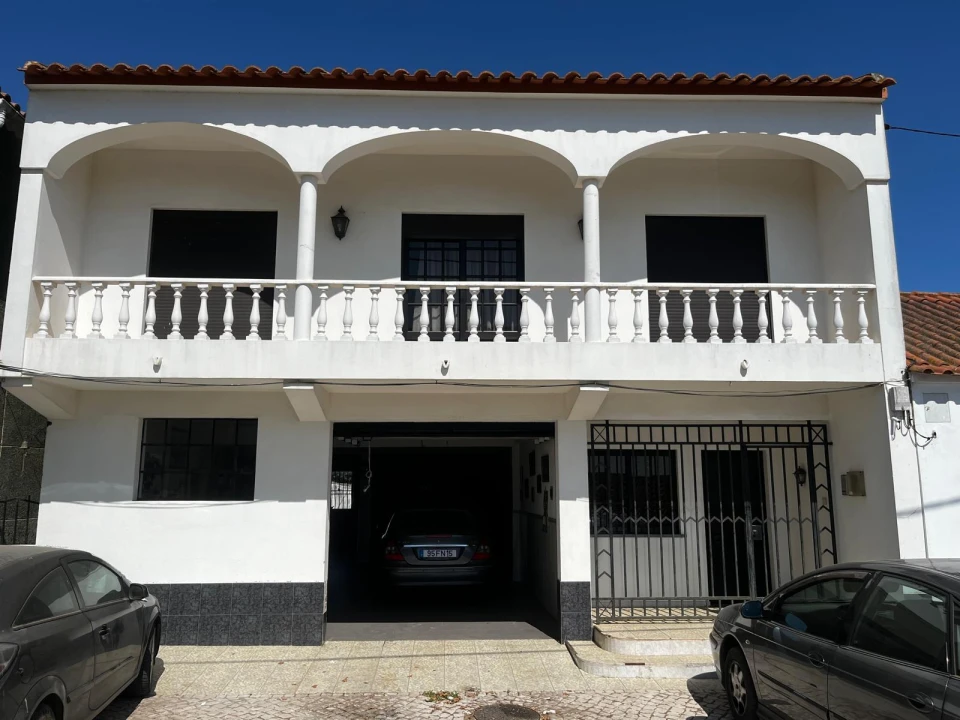 Moradia T4 para Venda em Valada Foto 1