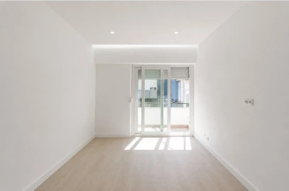 Apartamento T1 para Venda em Camarate, Unhos e Apelação