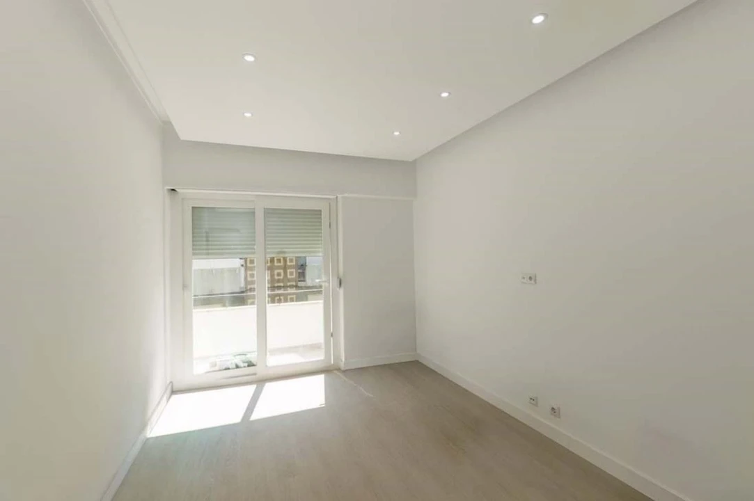 Apartamento T1 para Venda em Camarate, Unhos e Apelação Foto 4