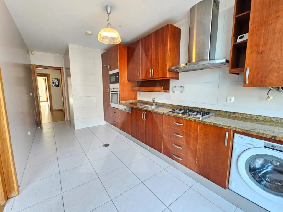Apartamento T2 para Arrendamento em São Bernardo Foto 4