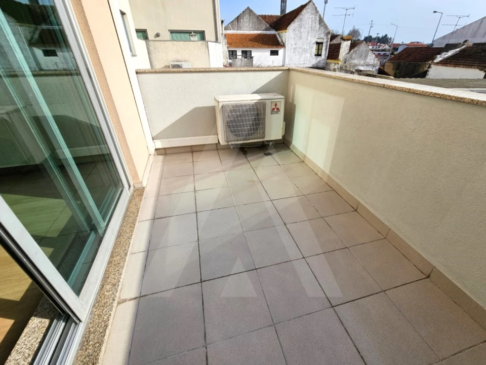 Apartamento T2 para Arrendamento em São Bernardo Foto 17