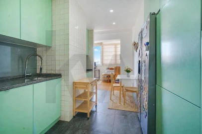 Apartamento T4 para Venda em Benfica