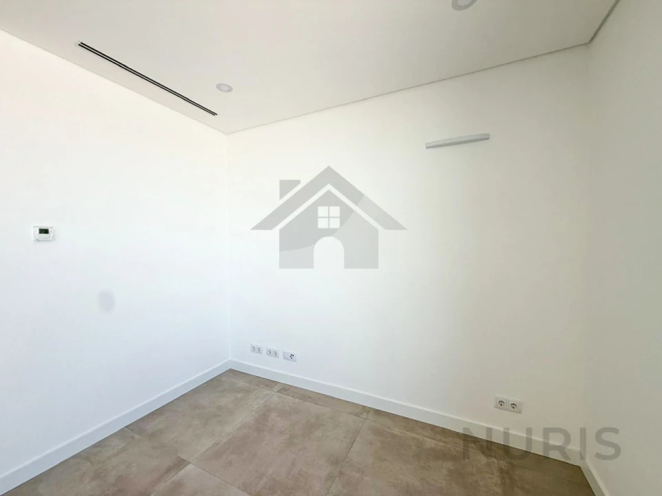 Moradia T4 para Venda em Lagos (São Sebastião e Santa Maria) Foto 34