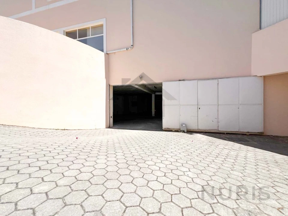 Garagem para Venda em Portimão Foto 1