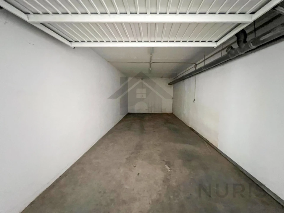 Garagem para Venda em Portimão Foto 3