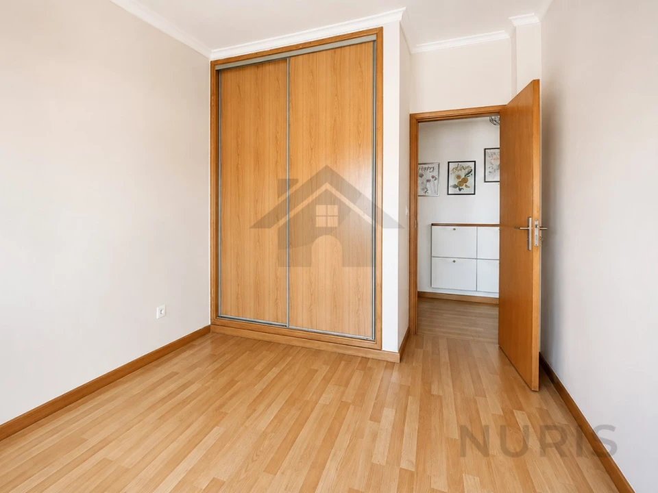 Apartamento T2 para Arrendamento em Portimão Foto 9