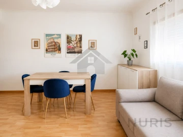 Apartamento T2 para Arrendamento em Portimão