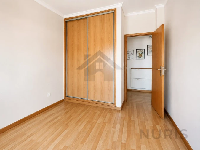 Apartamento T2 para Arrendamento em Portimão Foto 9