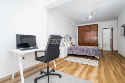 Apartamento T4 para Arrendamento em São Domingos de Rana