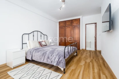 Apartamento T4 para Arrendamento em São Domingos de Rana