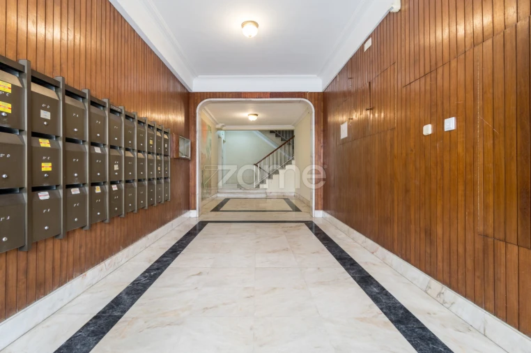 Apartamento T4 para Arrendamento em São Domingos de Rana Foto 31