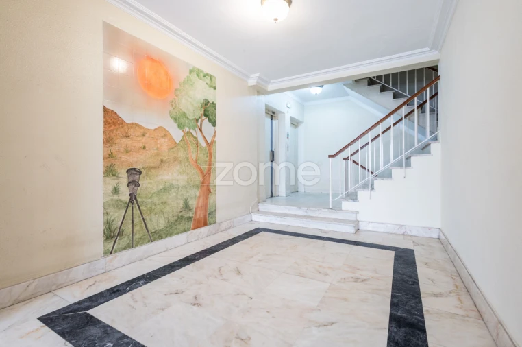 Apartamento T4 para Arrendamento em São Domingos de Rana Foto 30