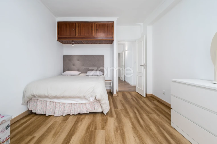Apartamento T4 para Arrendamento em São Domingos de Rana Foto 17