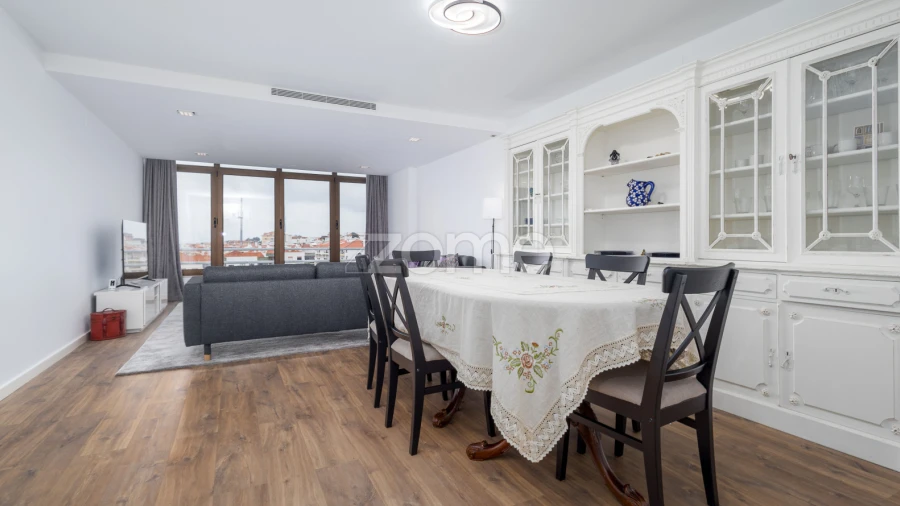 Apartamento T4 para Arrendamento em São Domingos de Rana