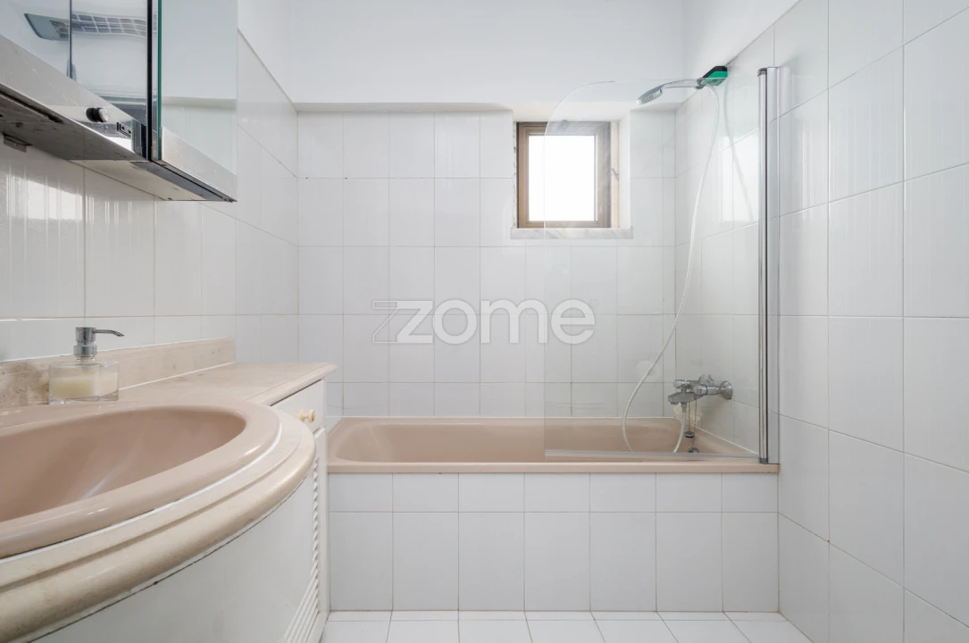 Apartamento T4 para Arrendamento em São Domingos de Rana Foto 25