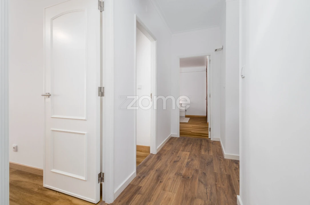 Apartamento T4 para Arrendamento em São Domingos de Rana Foto 26