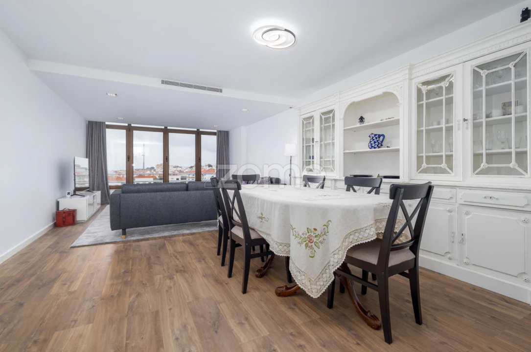 Apartamento T4 para Arrendamento em São Domingos de Rana Foto 5