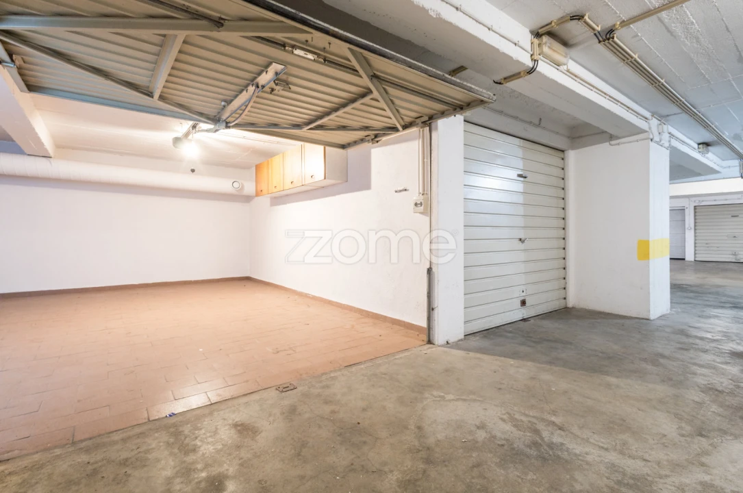Apartamento T4 para Arrendamento em São Domingos de Rana Foto 33
