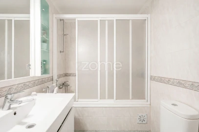 Apartamento T6 para Venda em Carcavelos e Parede