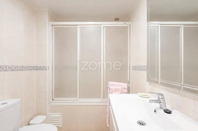 Apartamento T6 para Venda em Carcavelos e Parede