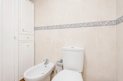 Apartamento T6 para Venda em Carcavelos e Parede