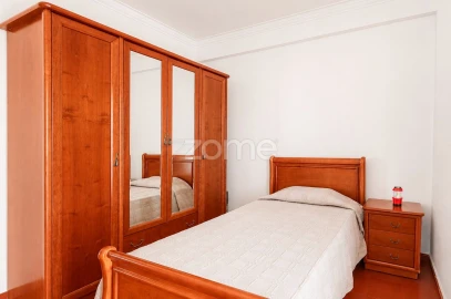Apartamento T6 para Venda em Carcavelos e Parede